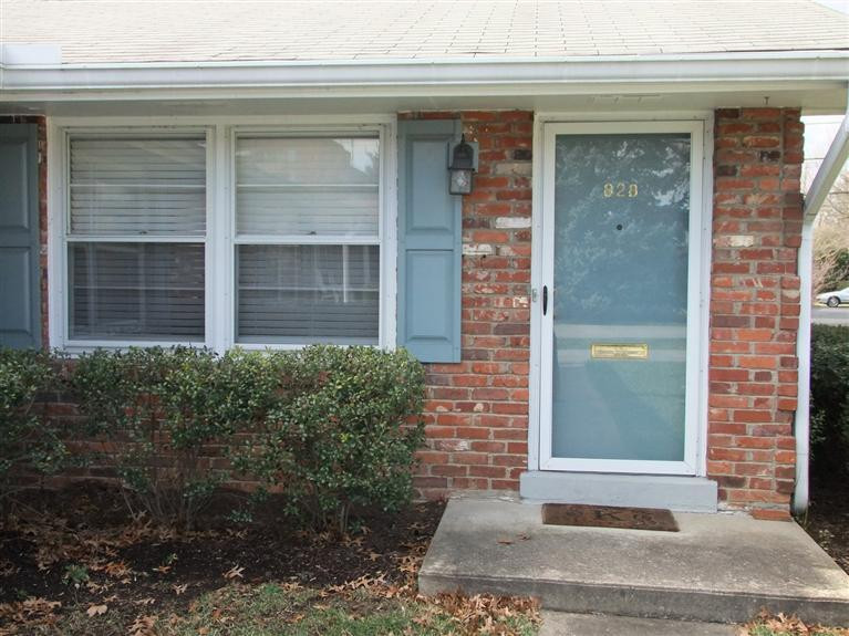 828 Raven Road Lexington, KY 40502 - Photo 7 of 24 Photo 7