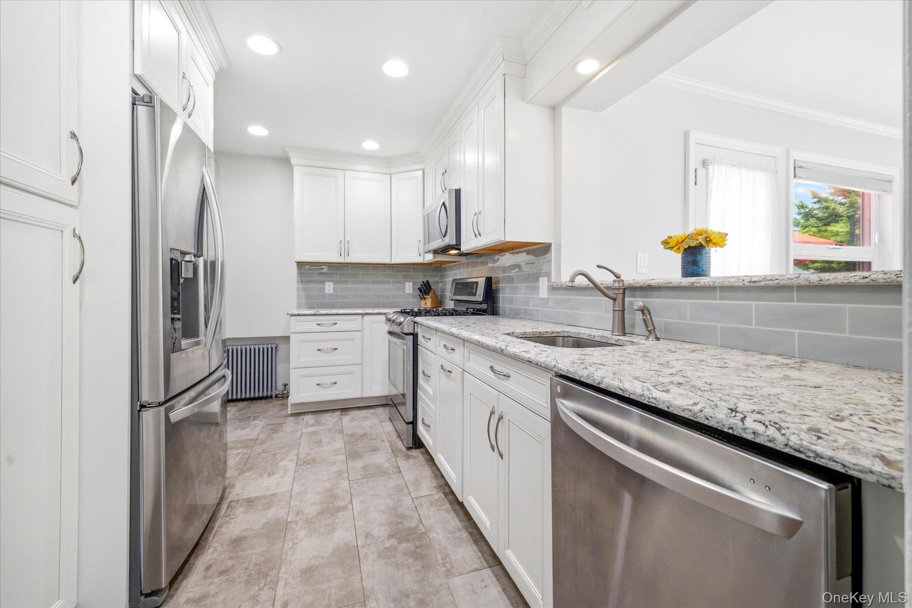 41 Hart Street Lynbrook, NY 11563 - Photo 13 of 30