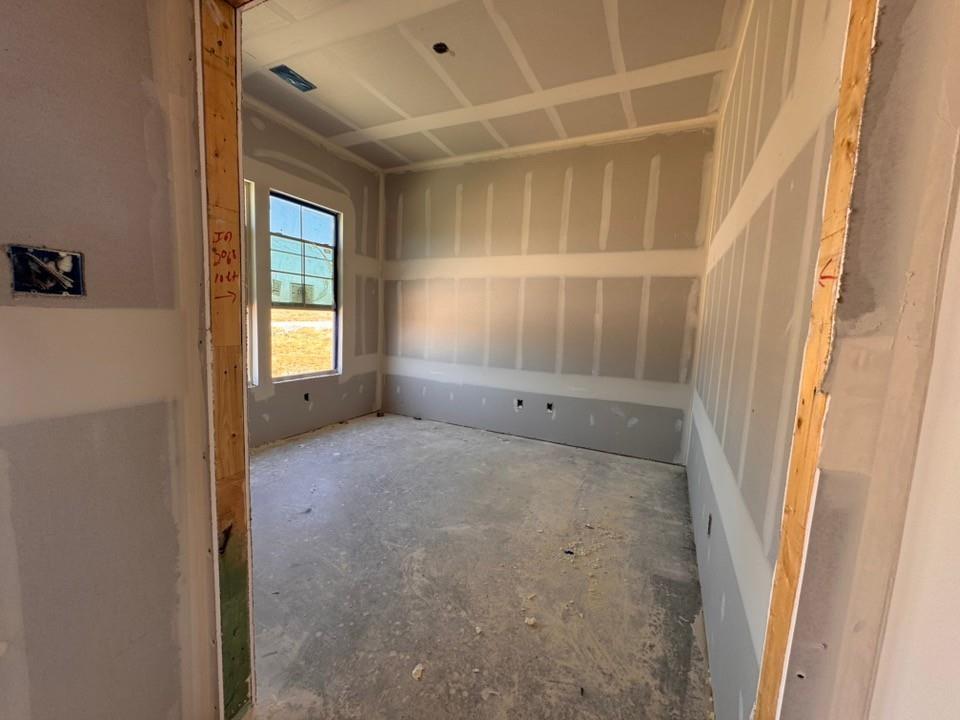 313 Johnny Boy Way Springtown, TX 76082 - Photo 3 of 11 Gallery Image 3