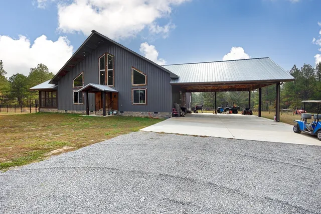 $899,000 | 700 Kincaid Road, Minor Hill, TN 38473