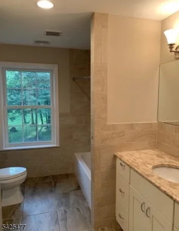 $5,000 | 195 Valley Road, Wayne, NJ 07470