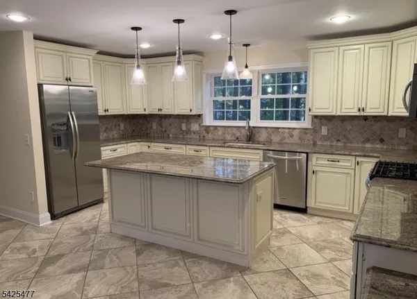 $5,000 | 195 Valley Road, Wayne, NJ 07470