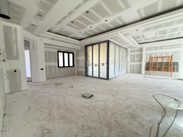 a picture of a very nice looking room