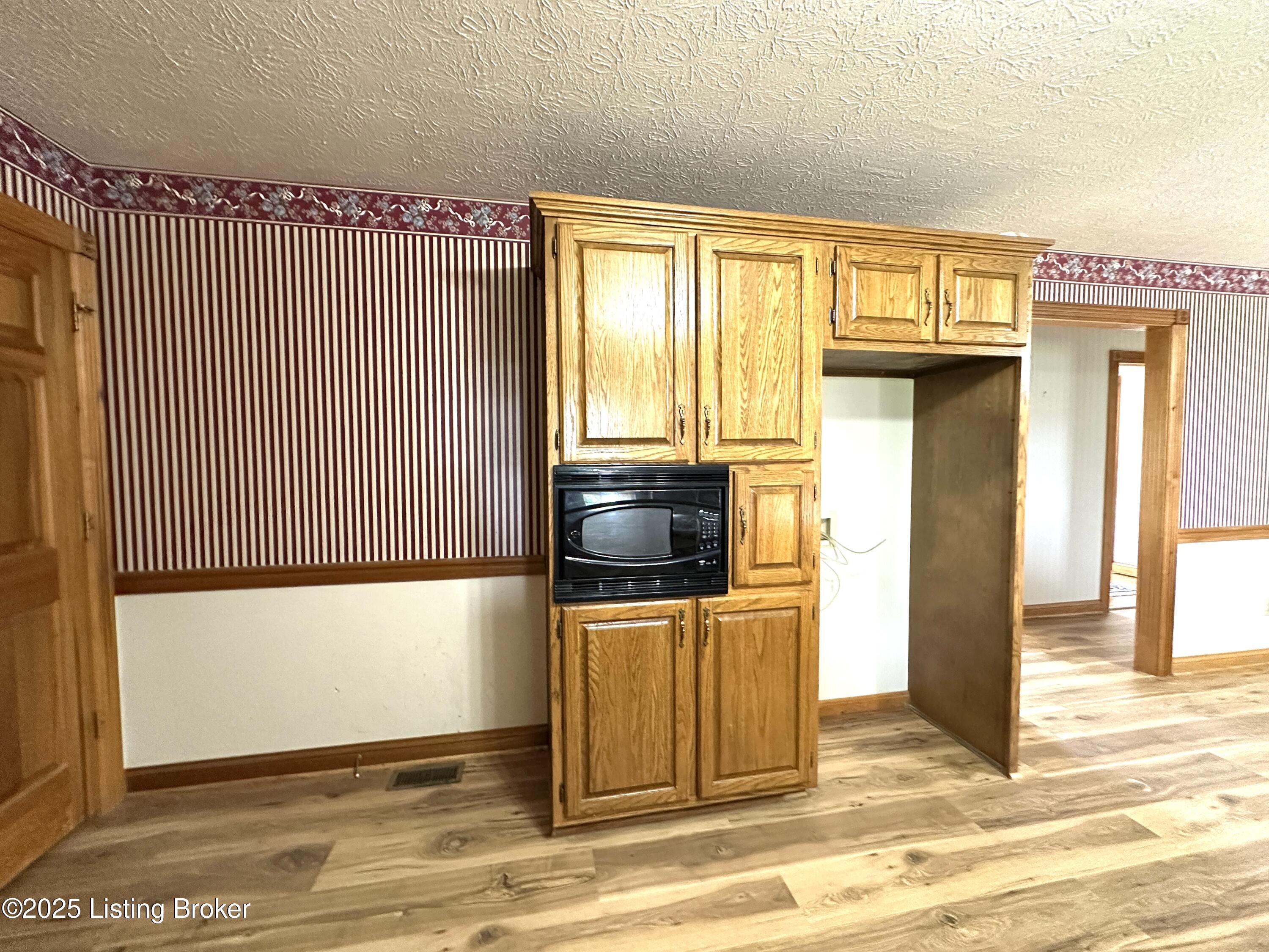 4953 Springfield Road Bardstown, KY 40004 - Photo 10 of 21 IMG_6855