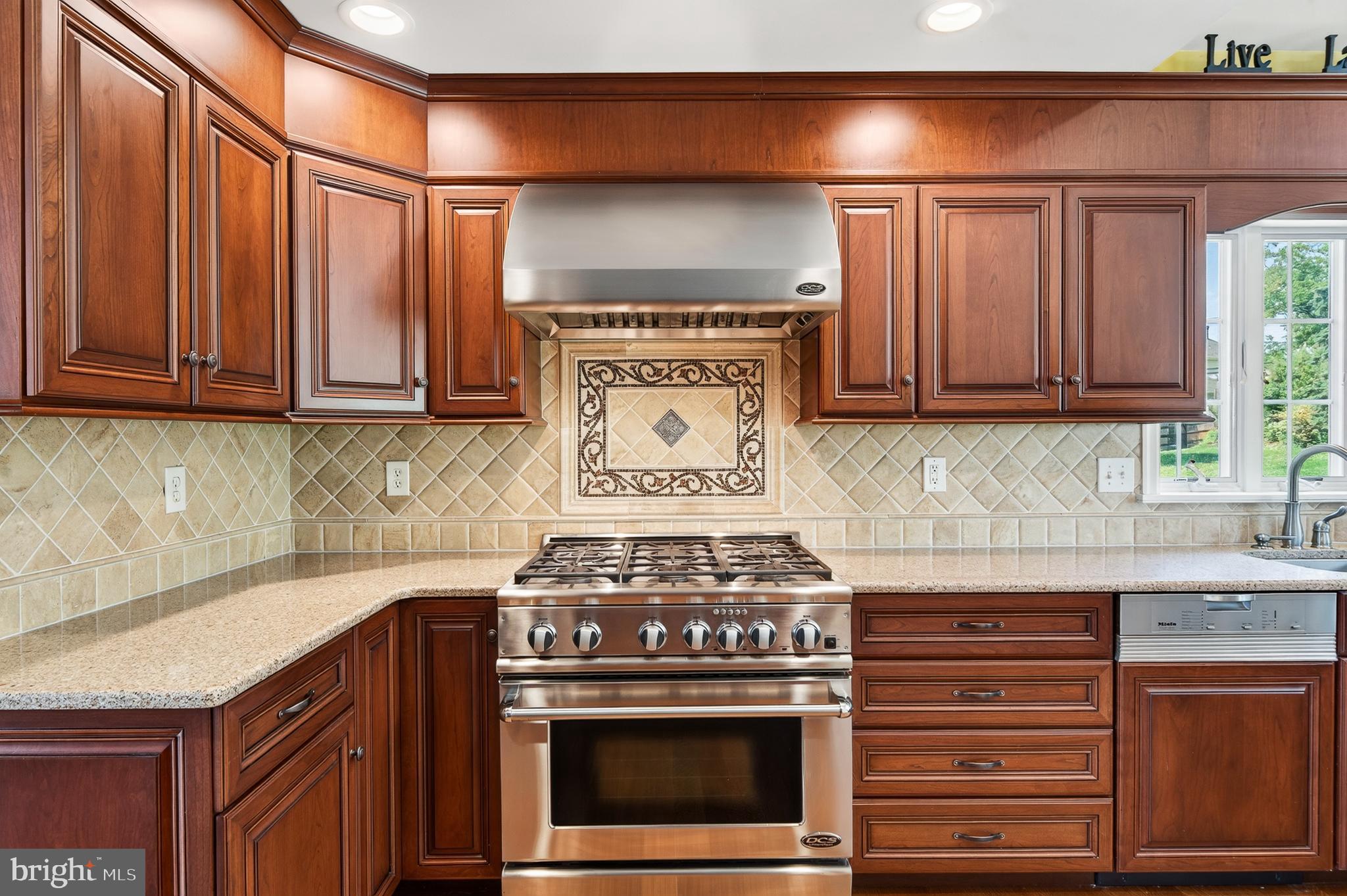 2741 Hillview Road Broomall, PA 19008 - Photo 16 of 80