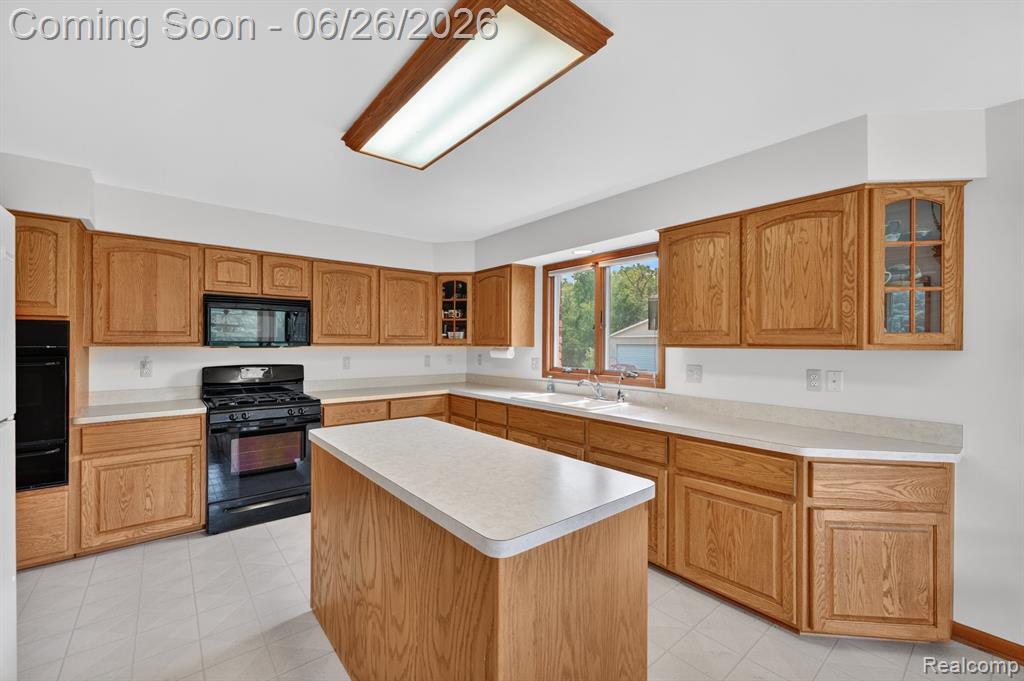 8558 37 Mile Road Romeo, MI 48065 - Photo 8 of 29
