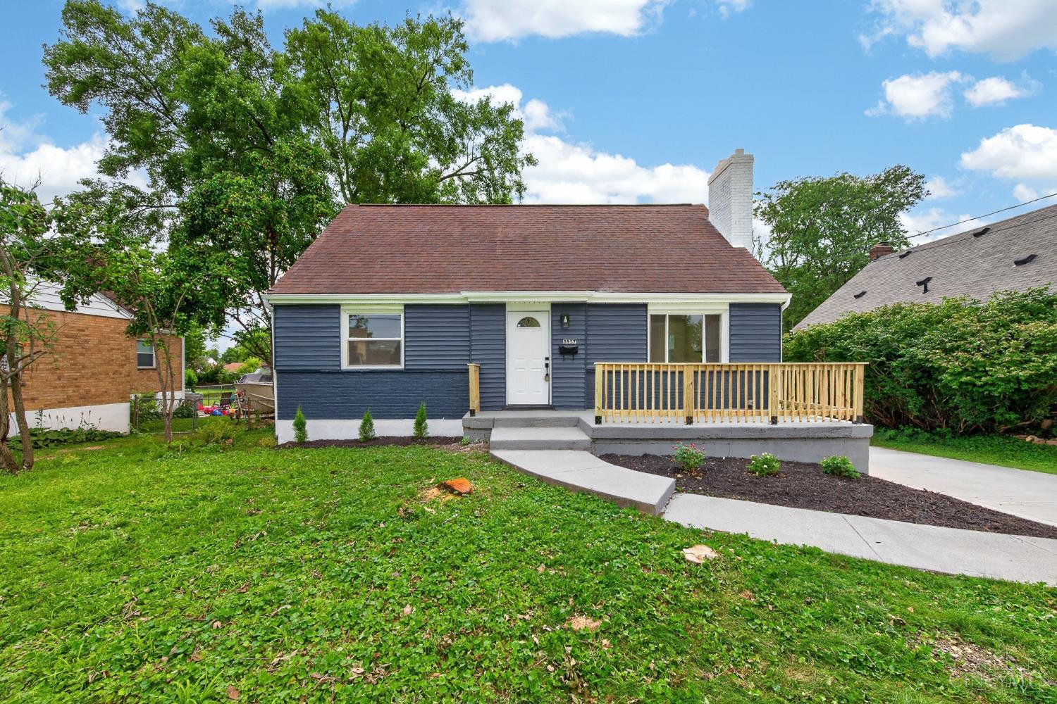 8957 Plainfield Road Cincinnati, OH 45236 - Photo 1 of 40