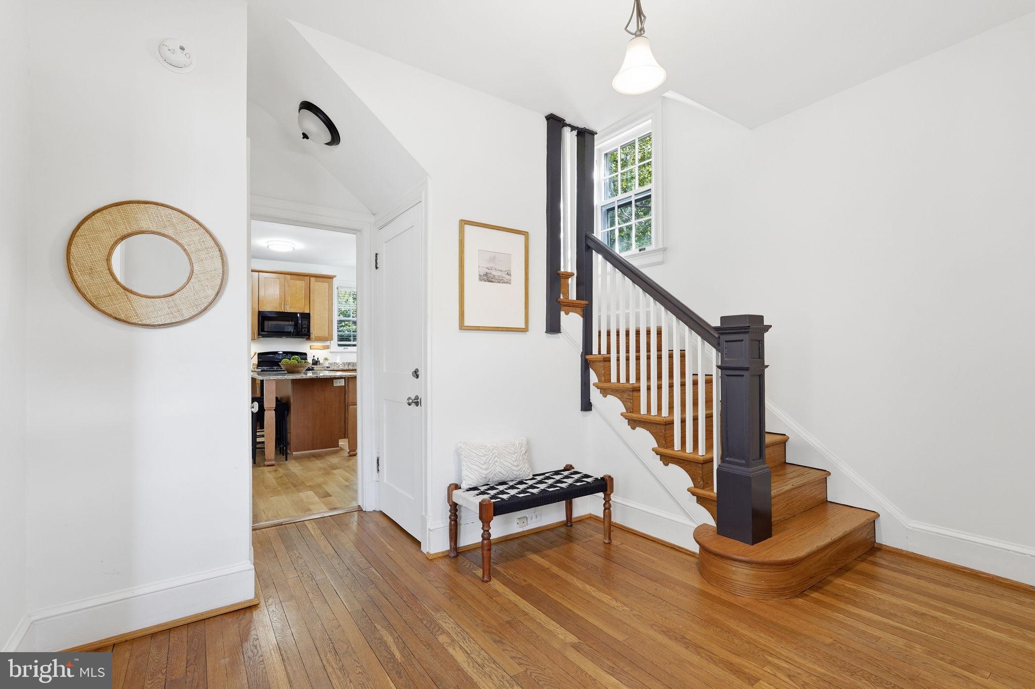 710 Wayne Avenue Silver Spring, MD 20910 - Photo 4 of 41 Large, welcoming foyer