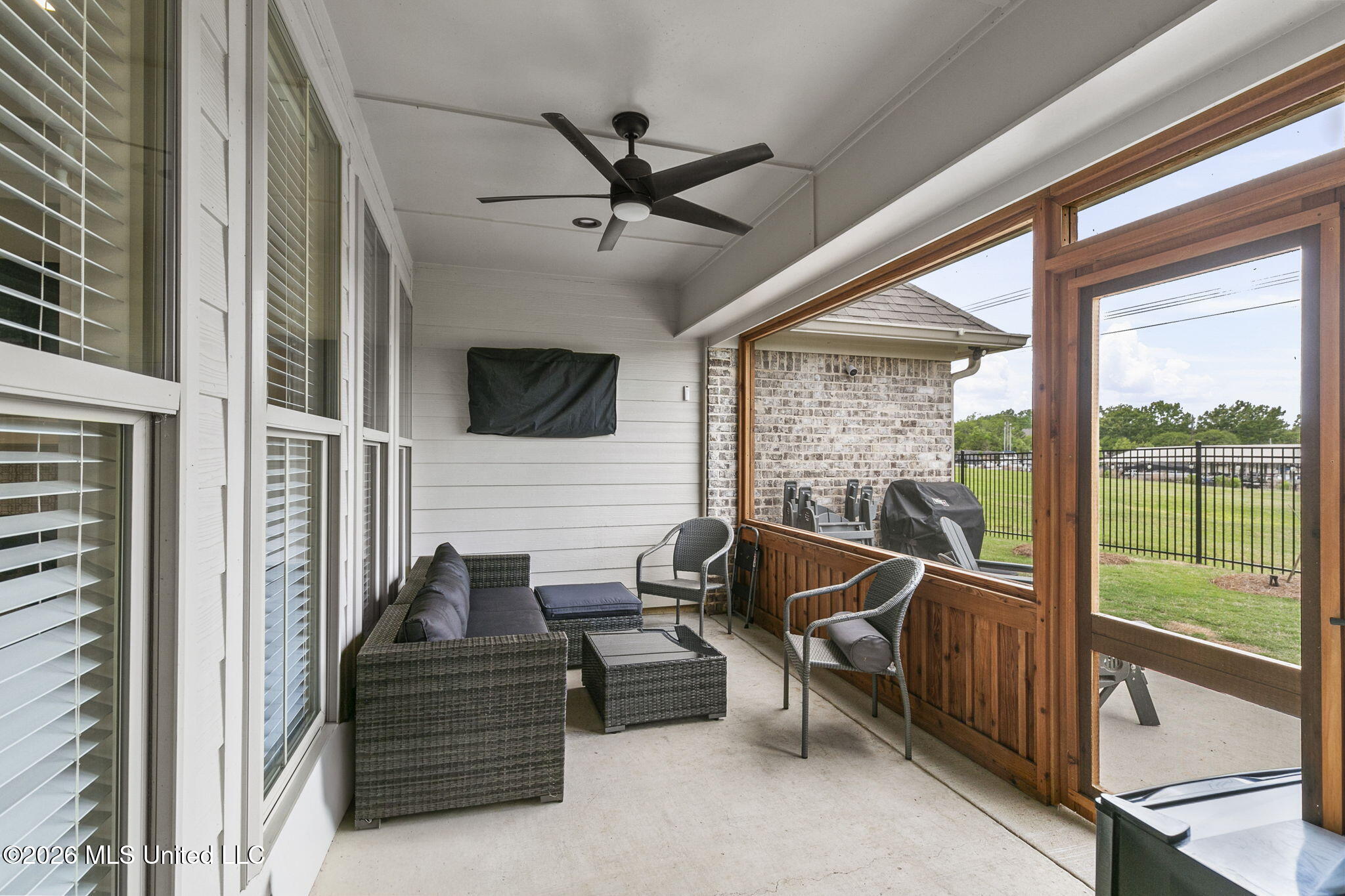 113 Bridgewater Loop Madison, MS 39110 - Photo 42 of 51 Screened porch 1