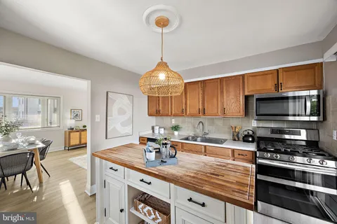 $355,000 | 17 Love Lane, Norwood, PA 19074