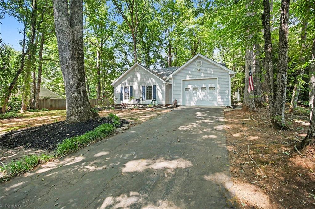 9520 Jefferson Valley Drive Rural Hall, NC 27045 - Photo 4 of 27