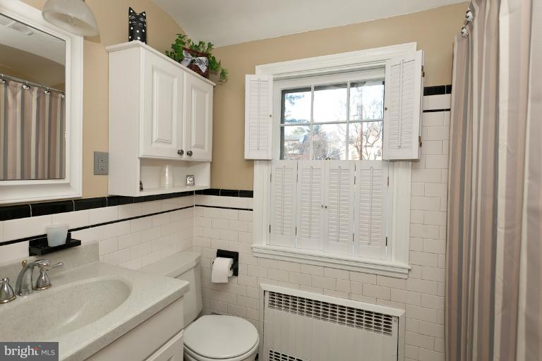 622 Overbrook Road Baltimore, MD 21212 - Photo 22 of 28 Bath