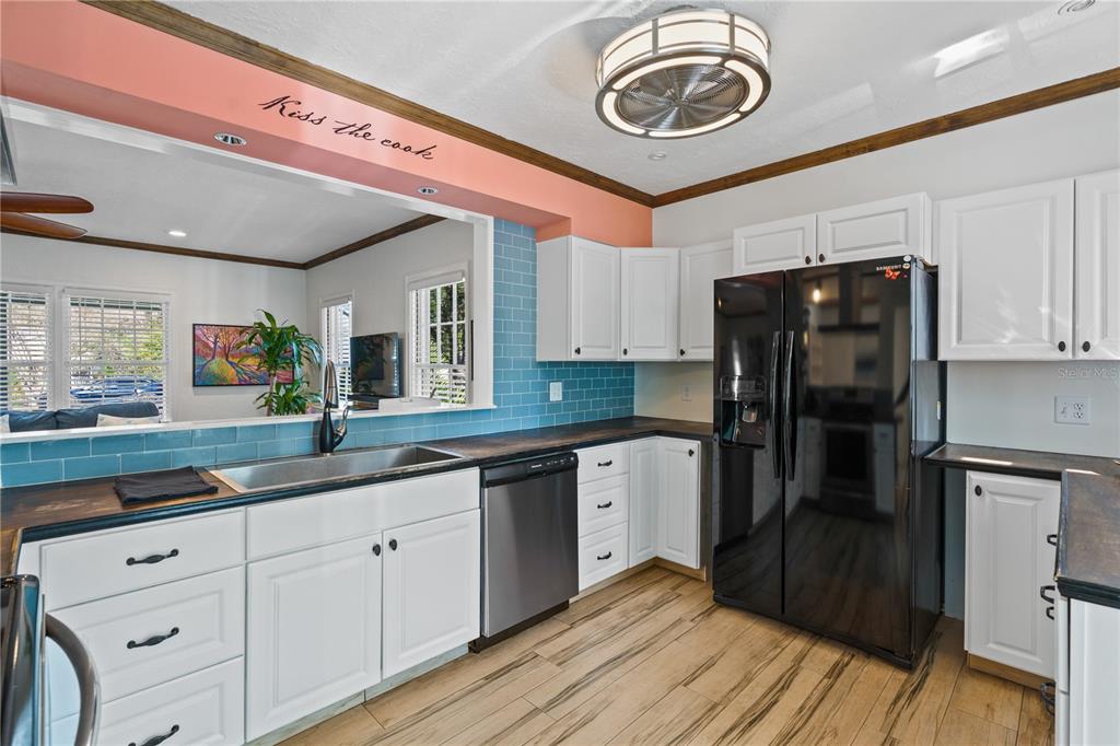 1161 Jackson Road Clearwater, FL 33755 - Photo 5 of 26