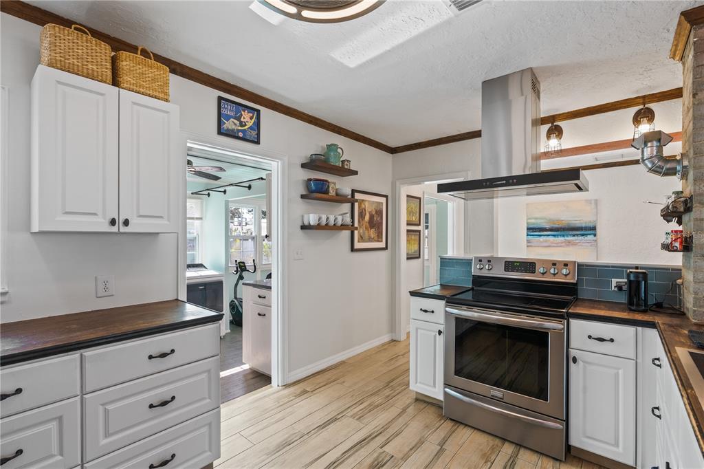 1161 Jackson Road Clearwater, FL 33755 - Photo 7 of 26