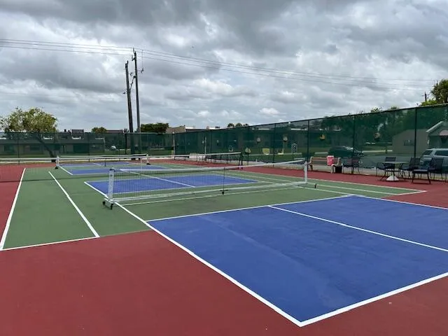 a view of a tennis court