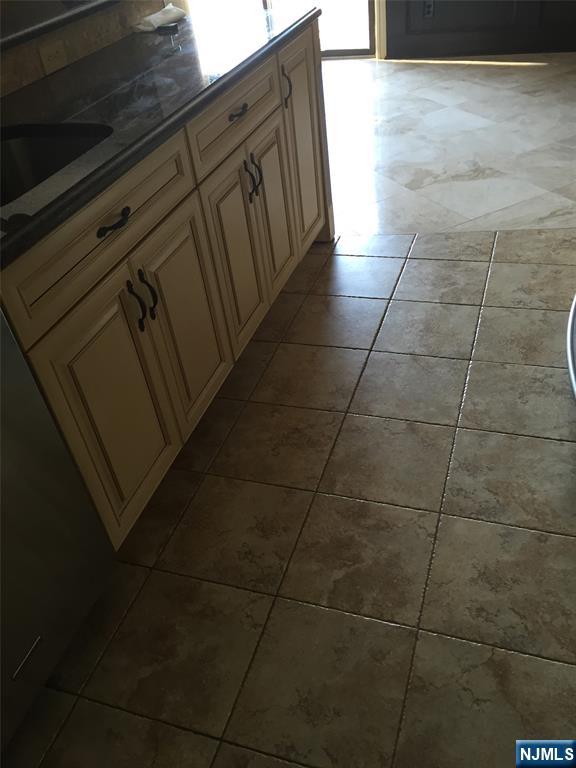 825 Riverside Avenue, Unit 16 Lyndhurst, NJ 07071 - Photo 19 of 34 Gallery Image 19