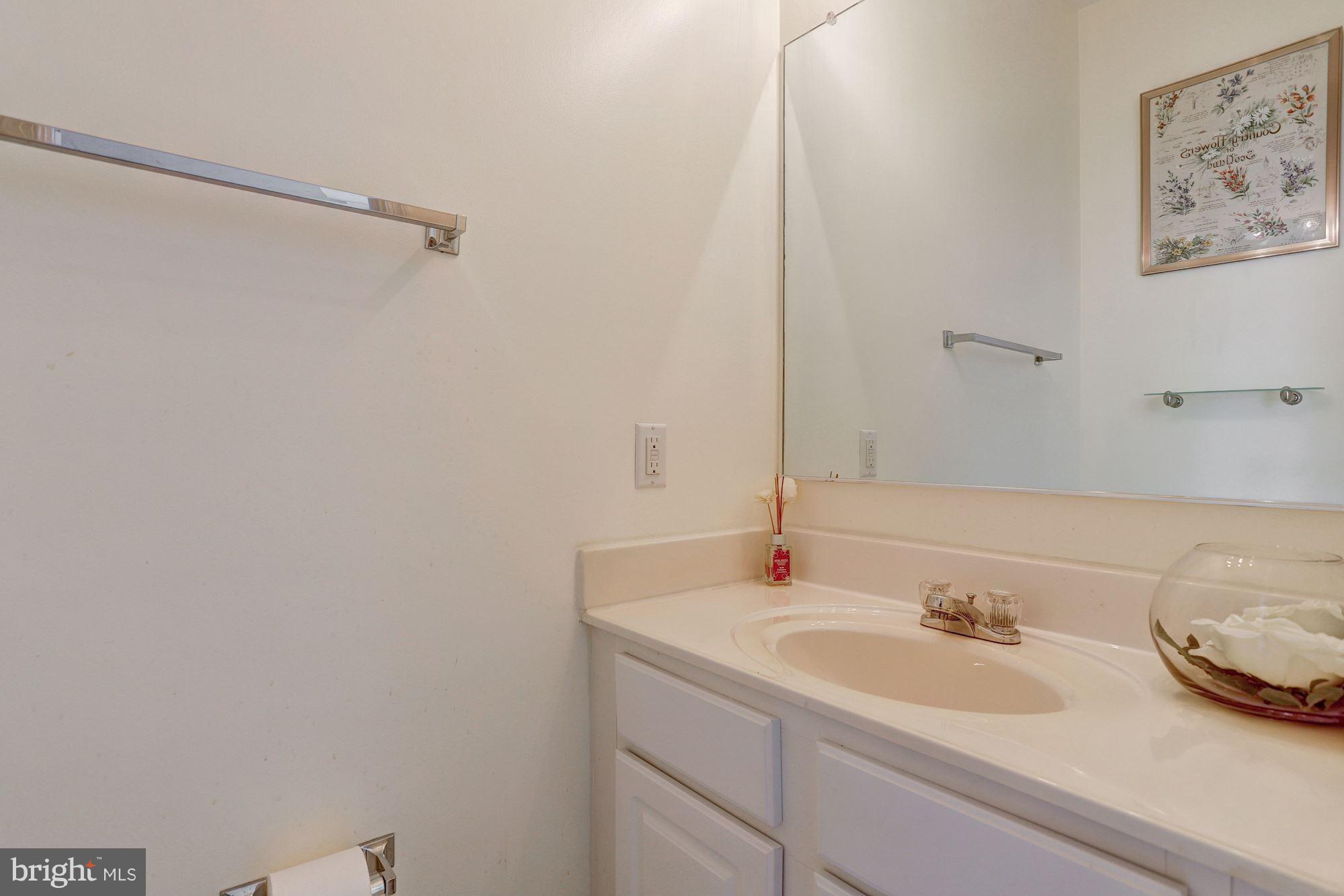 6373 Wind Rider Way Columbia, MD 21045 - Photo 11 of 27 Powder Room