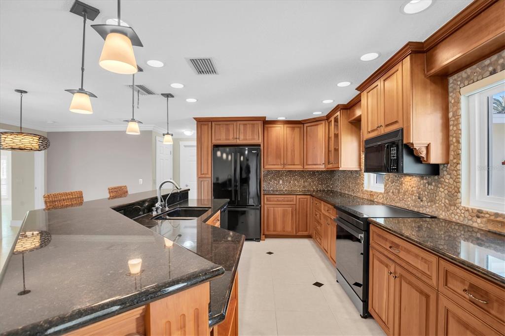 309 Buttonwood Lane Largo, FL 33770 - Photo 12 of 48