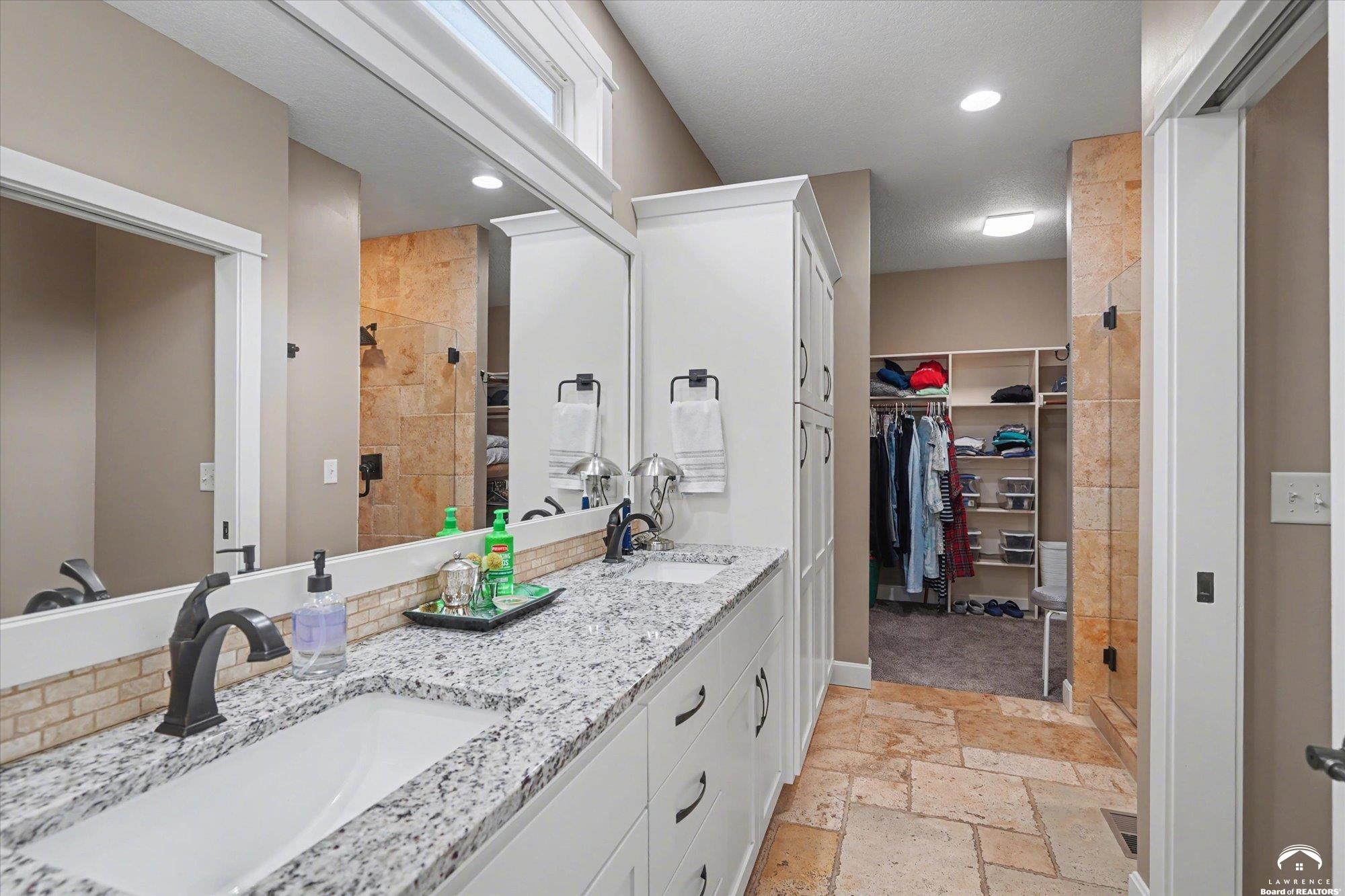 2250 Lake Pointe Drive, Unit 1900 Lawrence, KS 66049 - Photo 13 of 31