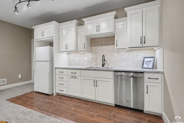 $550,000 | 2250 Lake Pointe Drive, Unit 1900, Lawrence, KS 66049