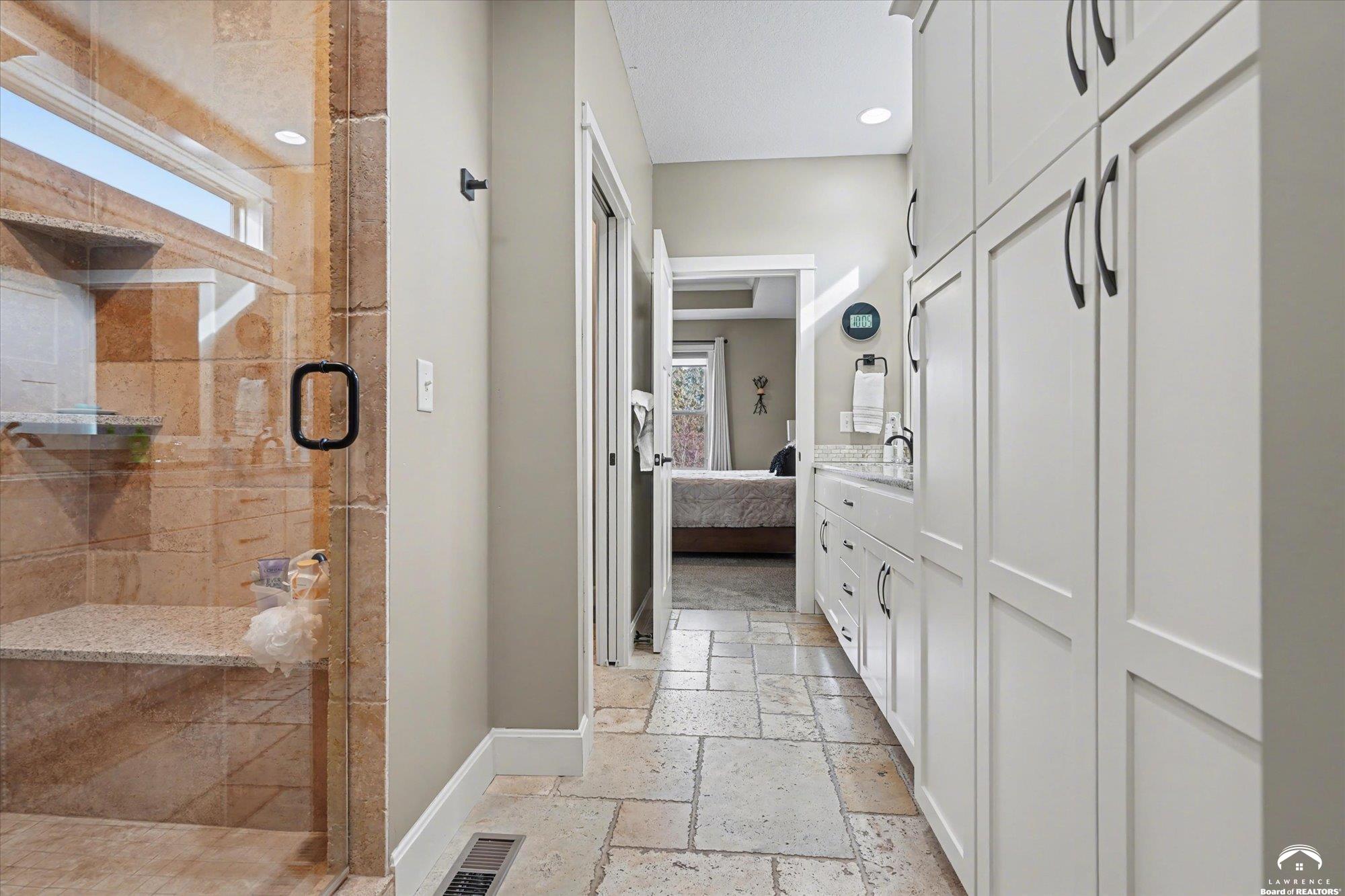 2250 Lake Pointe Drive, Unit 1900 Lawrence, KS 66049 - Photo 14 of 31