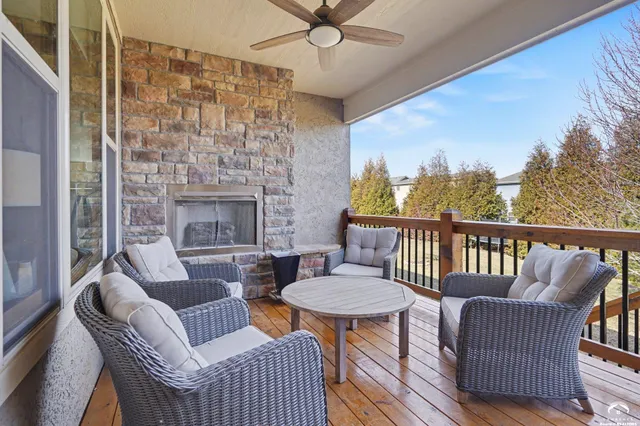 $550,000 | 2250 Lake Pointe Drive, Unit 1900, Lawrence, KS 66049