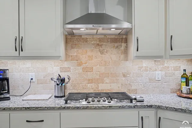 $550,000 | 2250 Lake Pointe Drive, Unit 1900, Lawrence, KS 66049