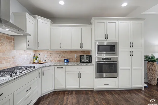 $550,000 | 2250 Lake Pointe Drive, Unit 1900, Lawrence, KS 66049