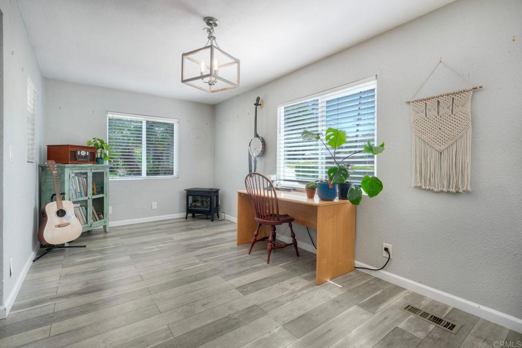 513 Smilax Road Vista, CA 92081 - Photo 17 of 42 Dining Area