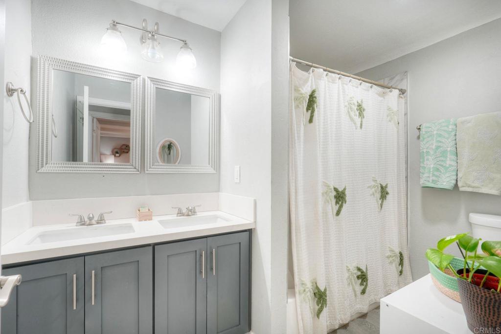 513 Smilax Road Vista, CA 92081 - Photo 26 of 42 Second full bathroom~