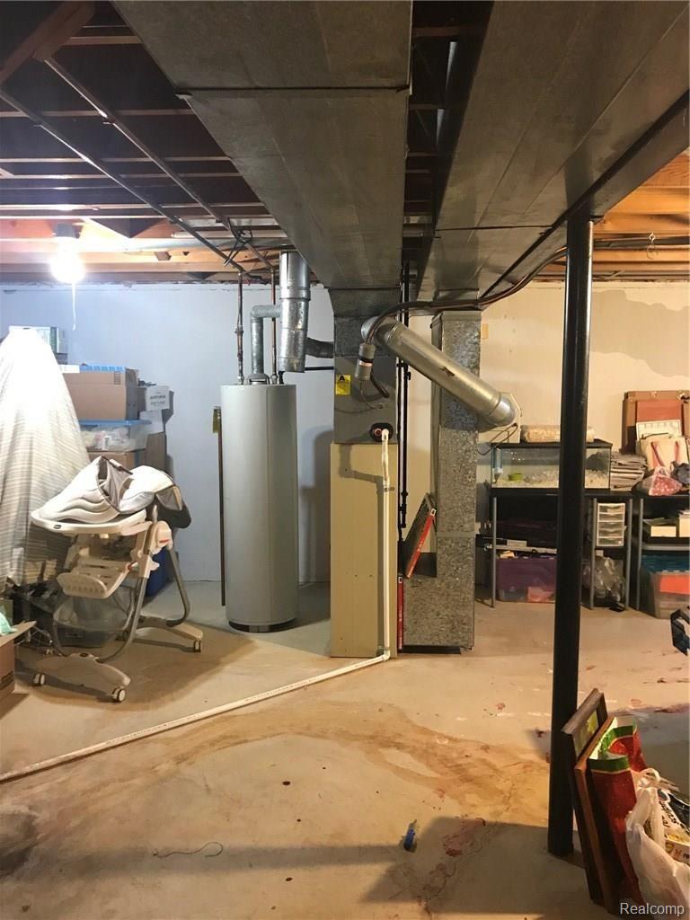 24491 Woodbridge Road Warren, MI 48091 - Photo 13 of 14 WOODBRIDGE13.JPG