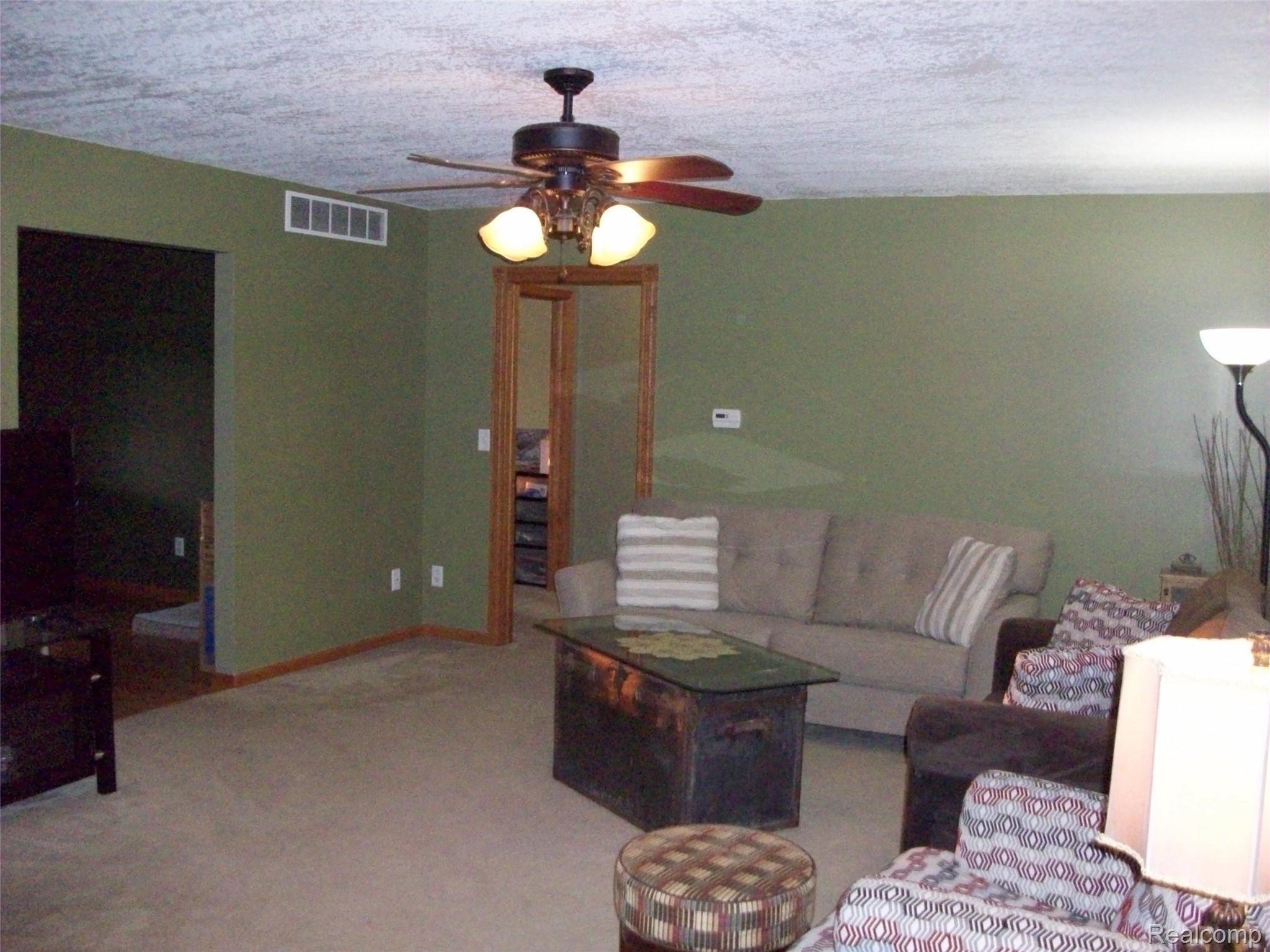 1502 South Cummings Road Davison, MI 48423 - Photo 44 of 49 100_3529.JPG