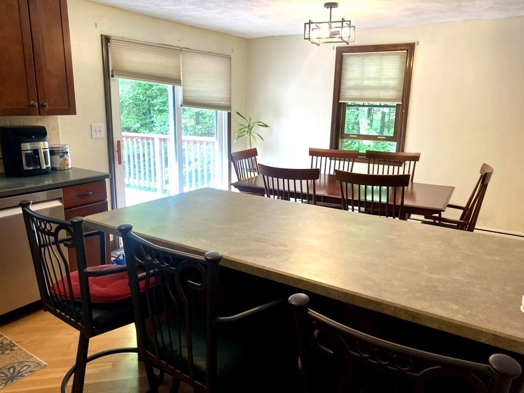 10 Warwick Road Walpole, MA 02071 - Photo 12 of 28