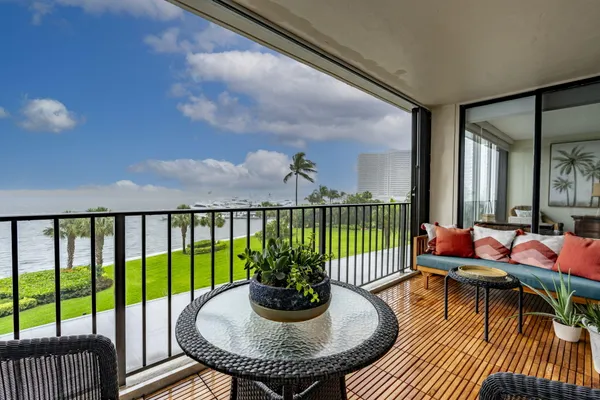 $459,000 | 124 Lakeshore Drive, Unit 4280, North Palm Beach, FL 33408