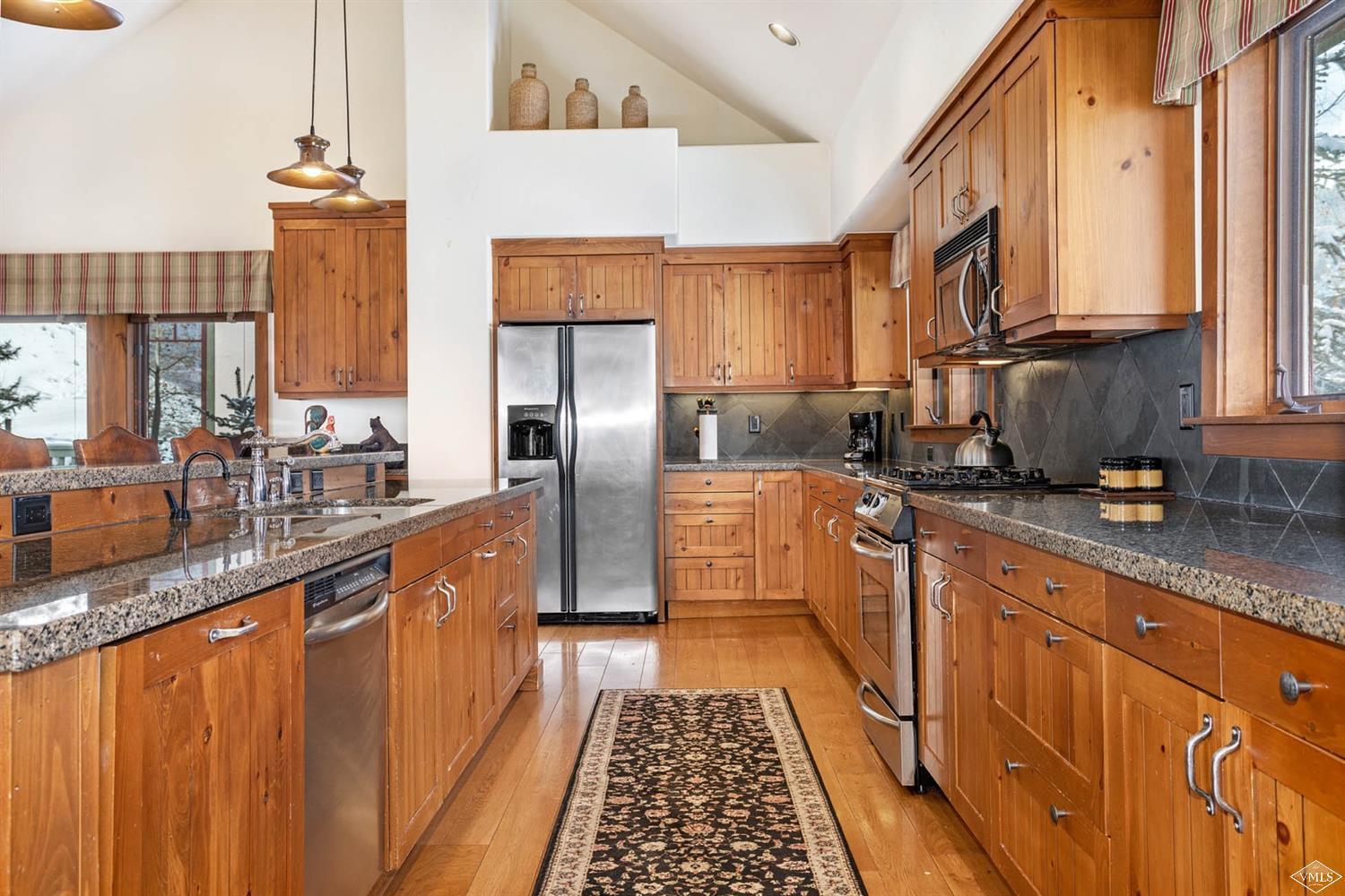 426 Cresta Road Edwards, CO 81632 - Photo 10 of 35 Additional Photo