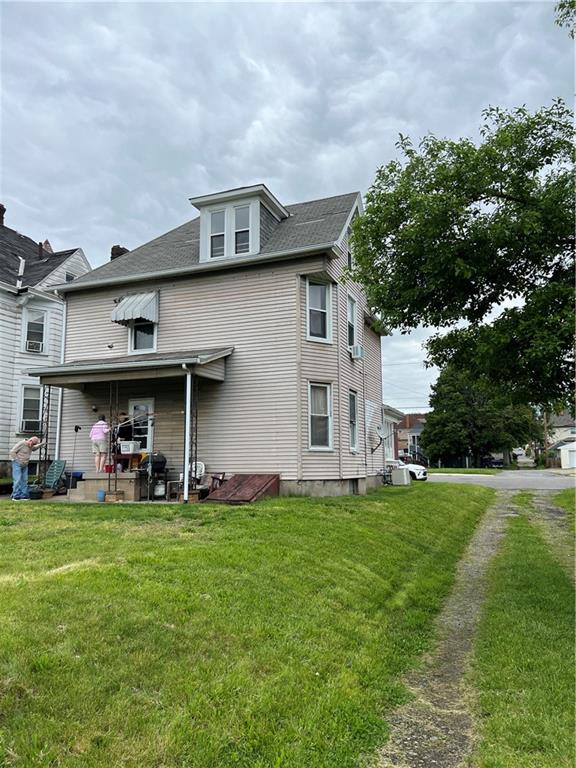 376 Vermont Avenue Rochester, PA 15074 - Photo 3 of 31