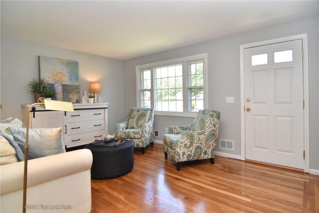 155 Rodney Road Warwick, RI 02889 - Photo 3 of 24