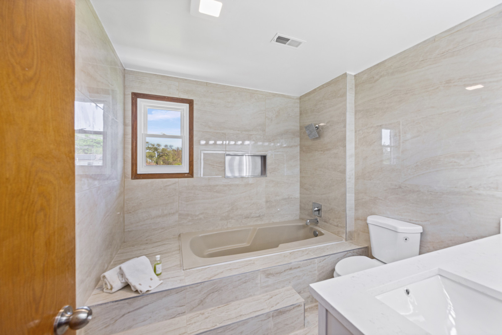 725 Eighth Avenue Addison, IL 60101 - Photo 15 of 20