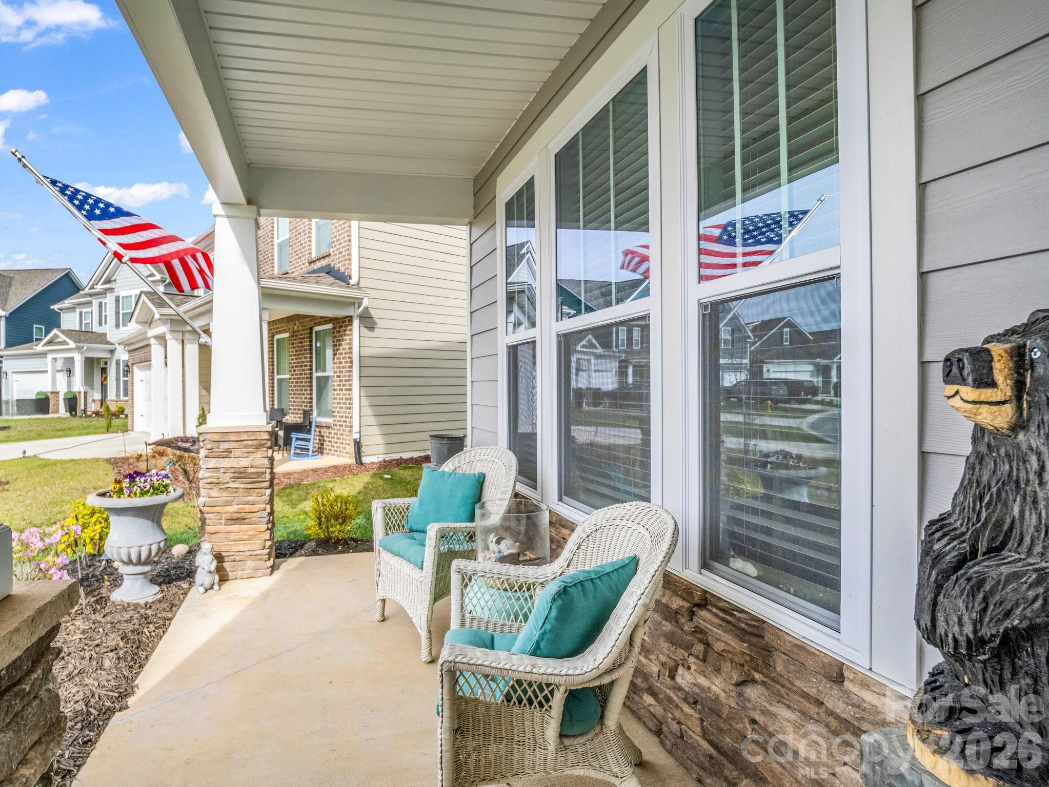 383 Fox Cove Road Hendersonville, NC 28792 - Photo 4 of 34