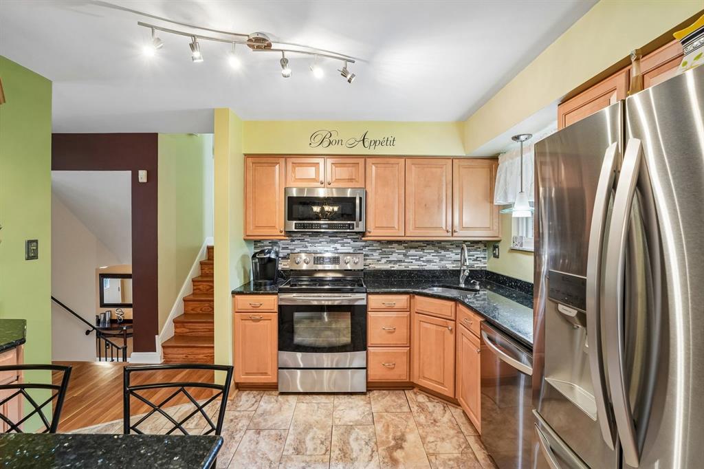 3741 Margate Road Pittsburgh, PA 15221 - Photo 17 of 36
