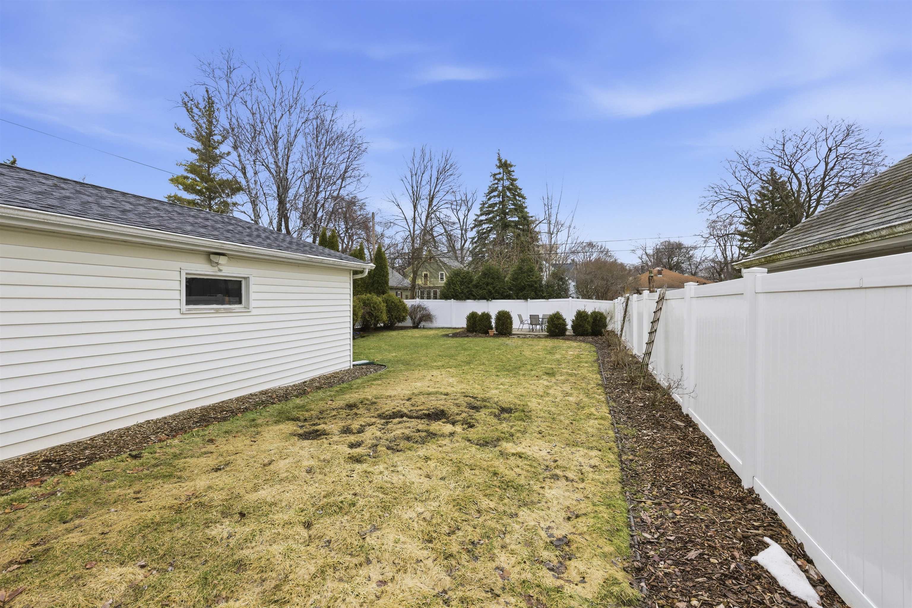 1820 North Superior Street Appleton, WI 54911 - Photo 28 of 31