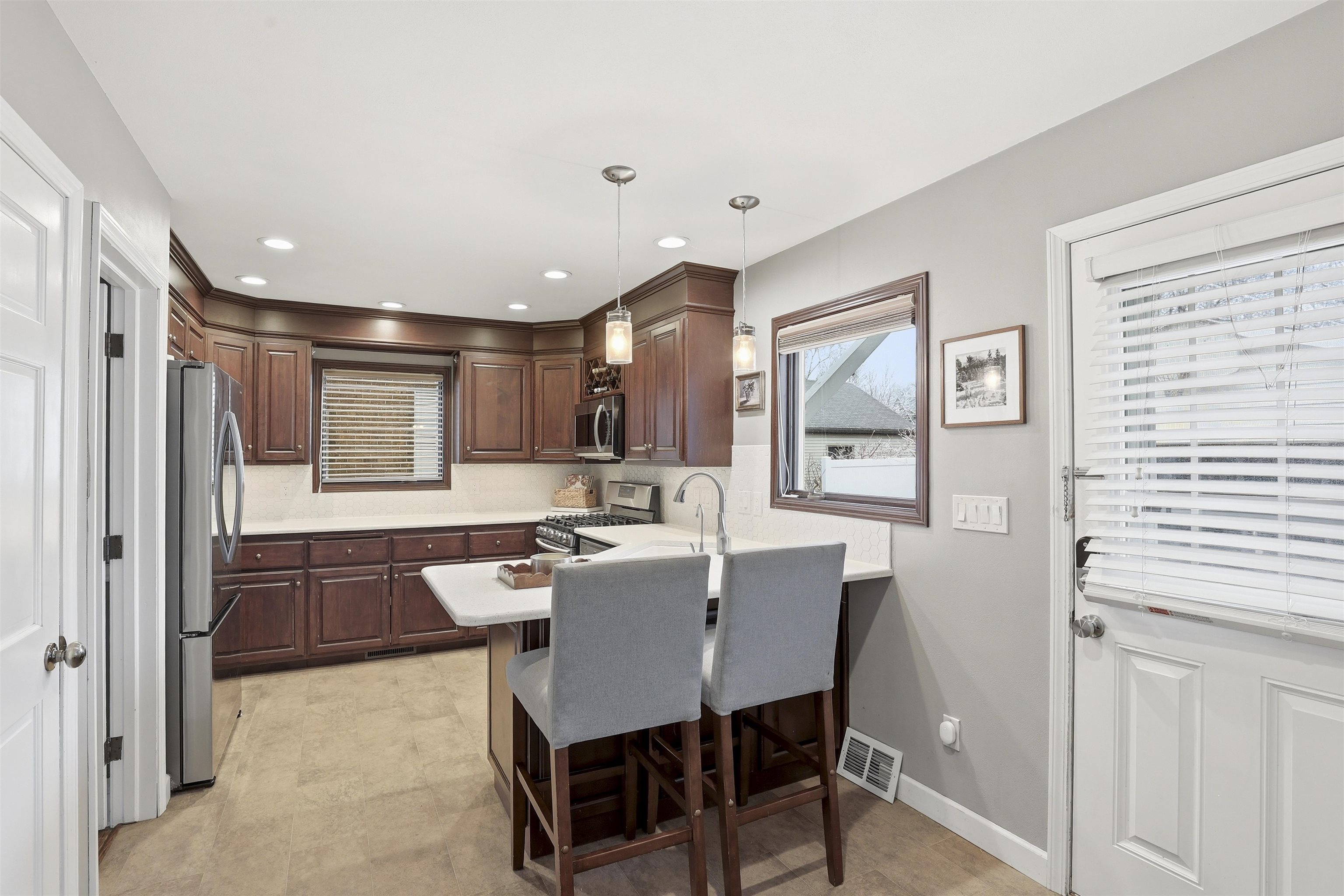 1820 North Superior Street Appleton, WI 54911 - Photo 9 of 31