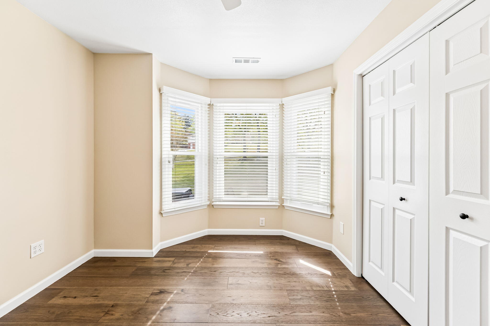 2931 Gold Point Circle South Hixson, TN 37343 - Photo 32 of 90 42-2931 Gold Point Cir S TN 37343 - 055