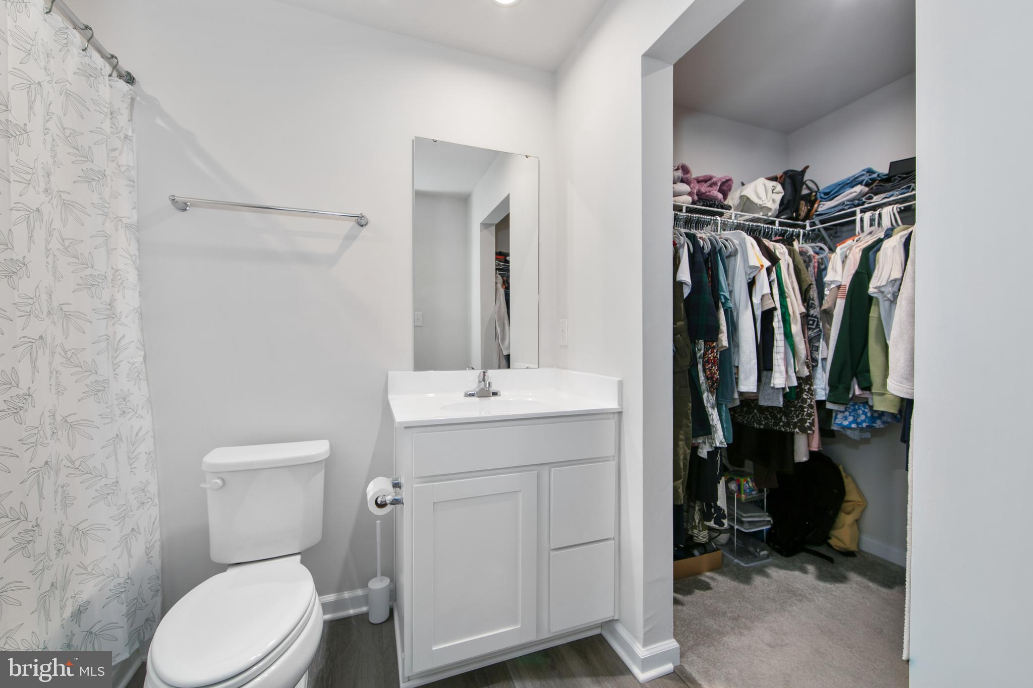 112 Rowand Way East Clementon, NJ 08021 - Photo 23 of 59 PRIMARY BEDROOM ENSUITE/W WALK IN CLOSET