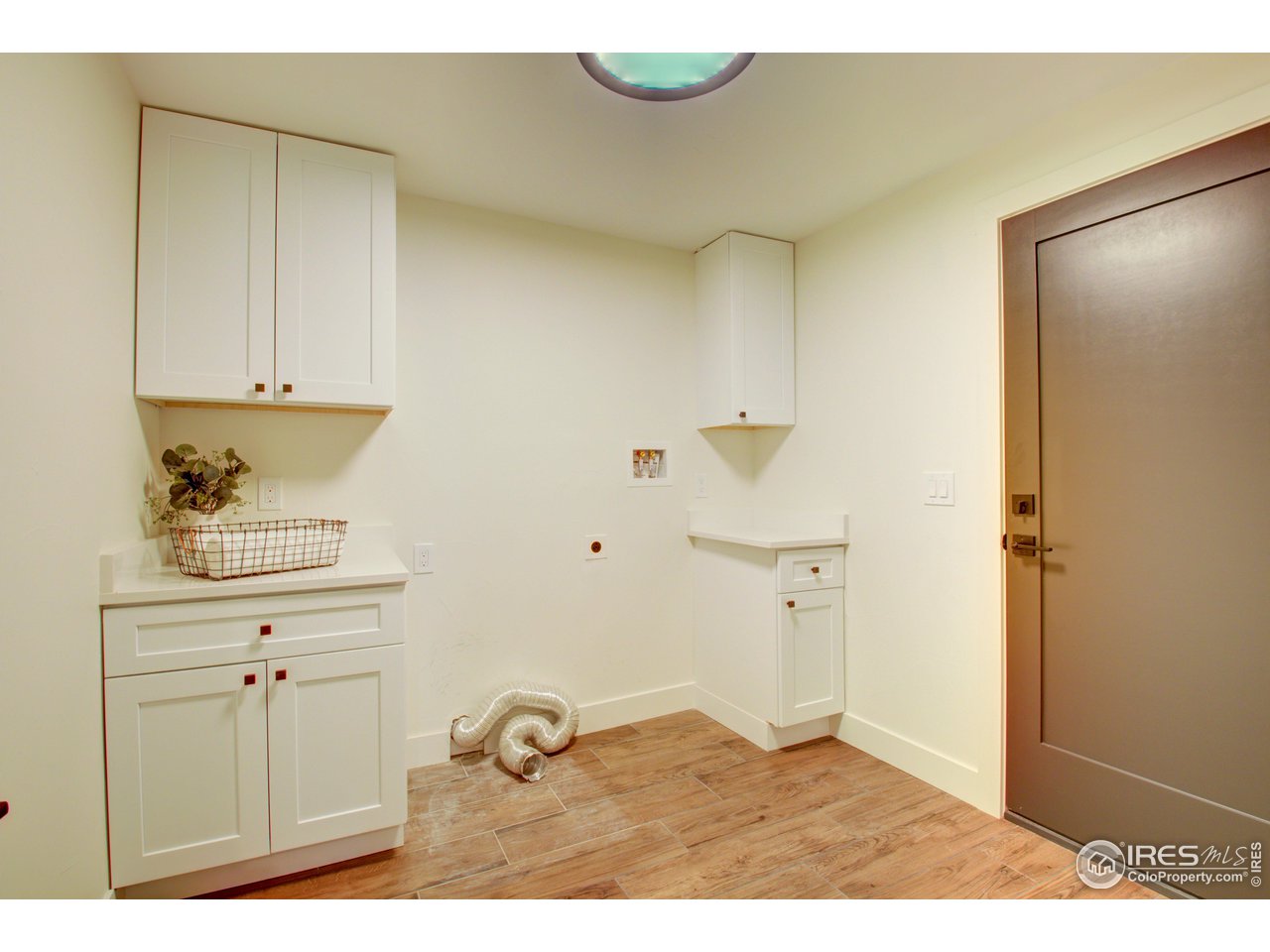 159 Alpine Way Boulder, CO 80304 - Photo 38 of 40 Laundry and mudroom off garage