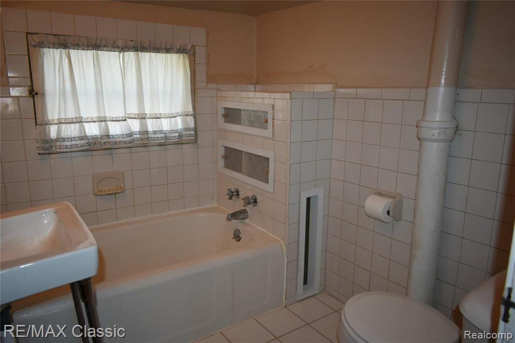 160 Roehrig Street Trenton, MI 48183 - Photo 17 of 26