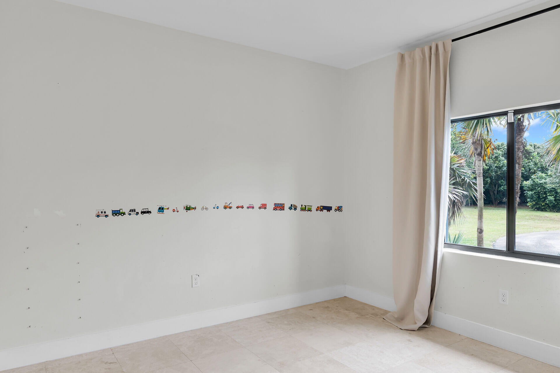 19900 Southwest 280th Street Homestead, FL 33031 - Photo 28 of 52 a view of an empty room