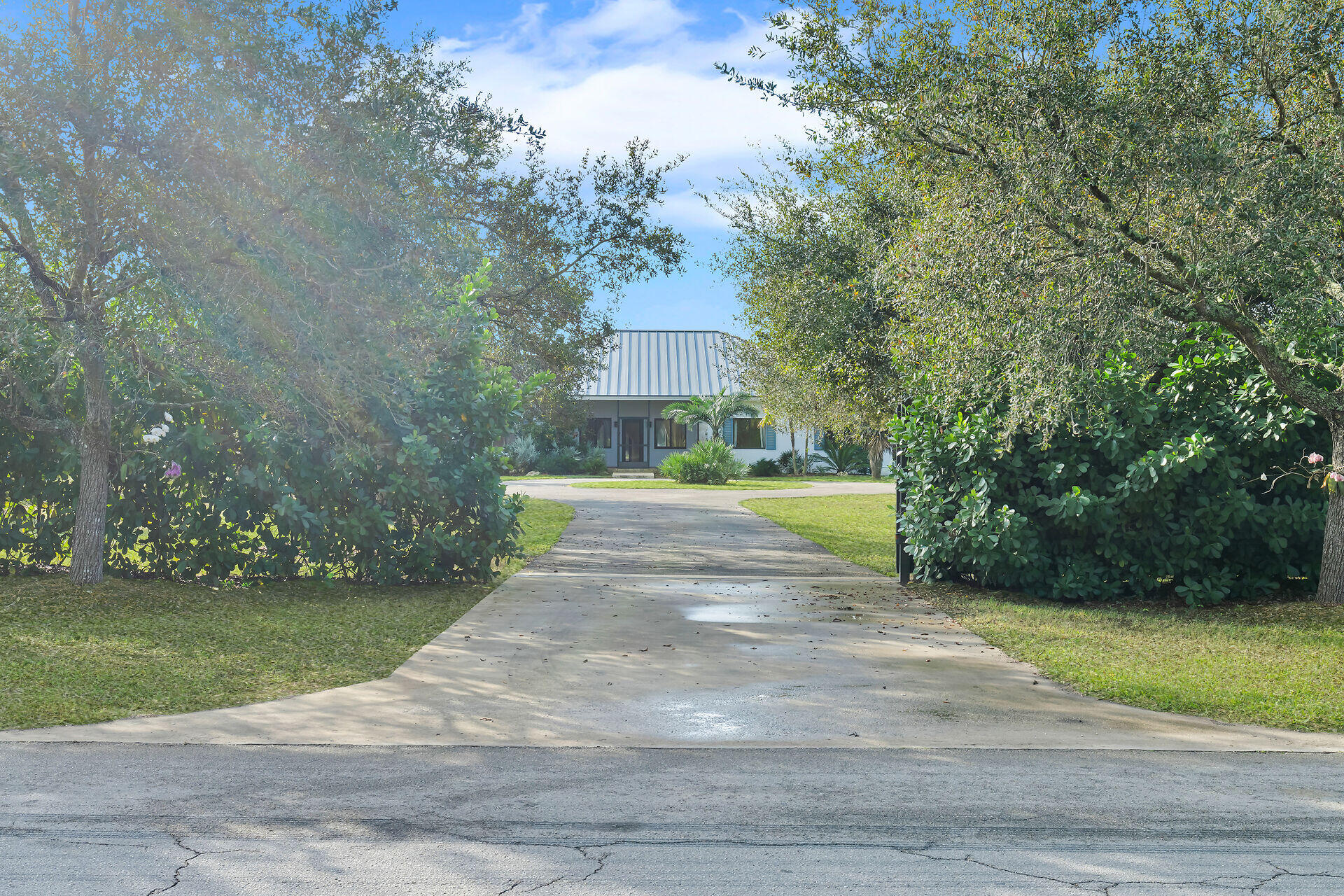 19900 Southwest 280th Street Homestead, FL 33031 - Photo 8 of 52 a view of a volley ball court