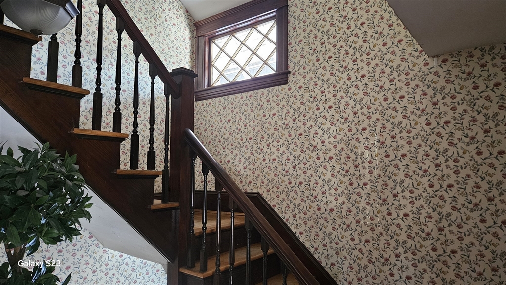 17 Cleveland Avenue, Unit 3 Worcester, MA 01603 - Photo 2 of 25