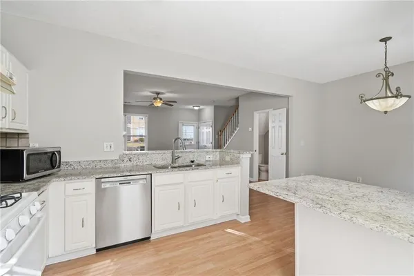 $2,100 | 4645 Valais Court, Unit 77, Alpharetta, GA 30022
